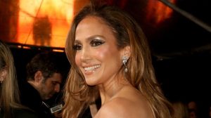 ST17. A Fan Approached Jennifer Lopez During a Public Appearance — Here’s What Really Happened