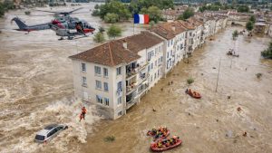 HT4. FRANCE UNDERWATER? Rivers Leap 6 Meters Overnight, Saintes Vanishes Beneath a Relentless Surge