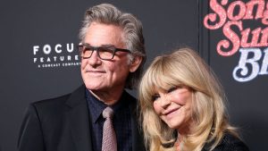 ST4. MOM CAN’T BREATHE ANYMORE…’— Goldie Hawn and Kurt Russell burst into tears !