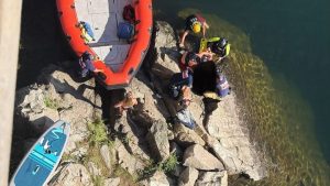 HT9. Teen hospitalized after jumping from bridge, landing in rocks instead of lake below