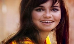 HT10. Sally Field, Now 76 Years Old, Has Never Had Plastic Surgery Despite Facing Ageism In Hollywood