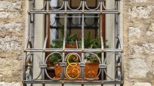 HT5. The Art of Curved Window Grills